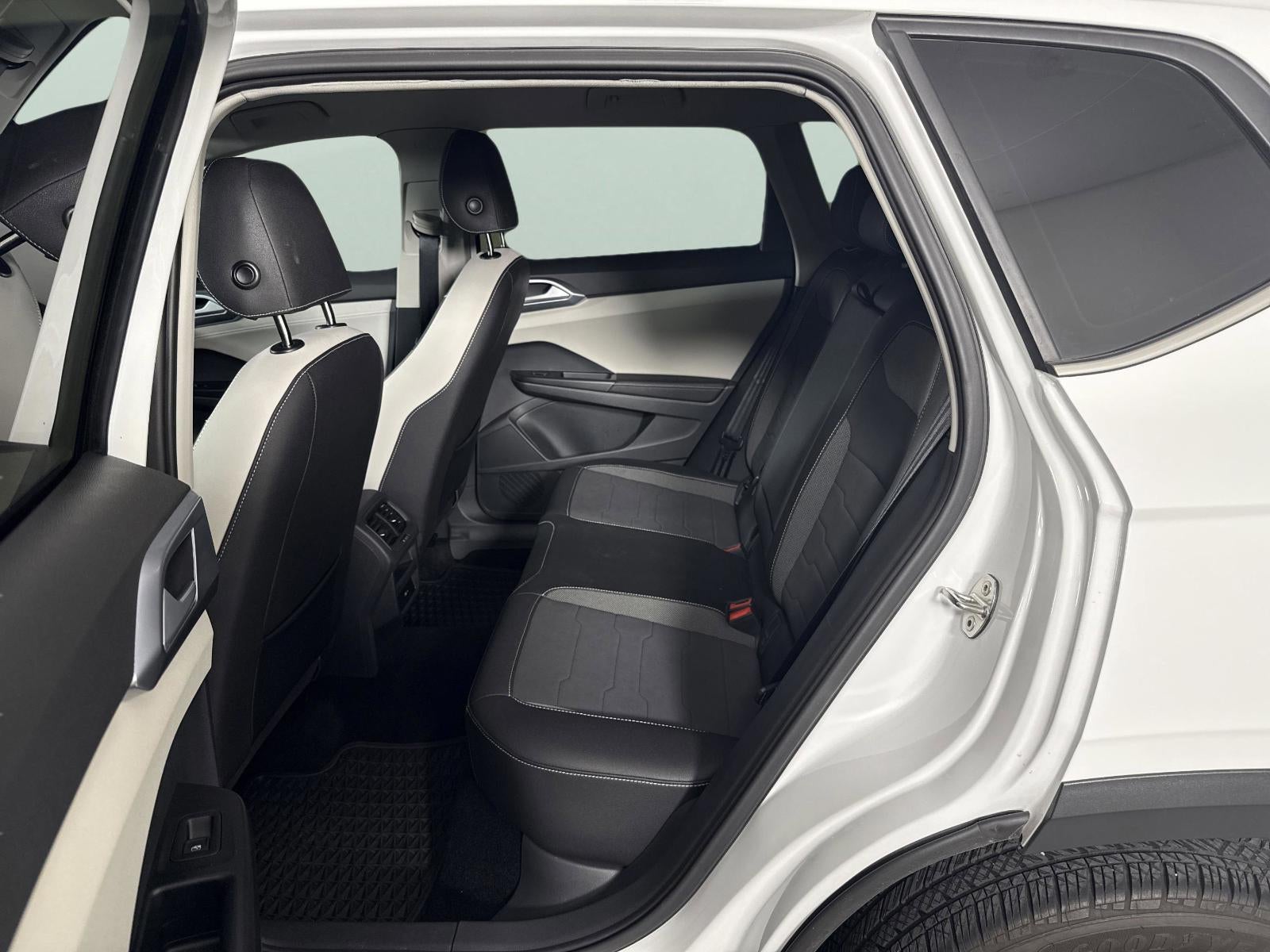 2025 Volkswagen Taos SE