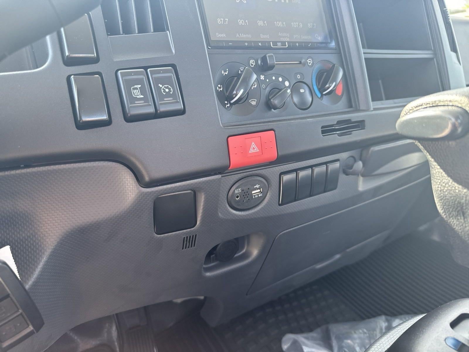 2025 Chevrolet Low Cab Forward 5500 XG NA