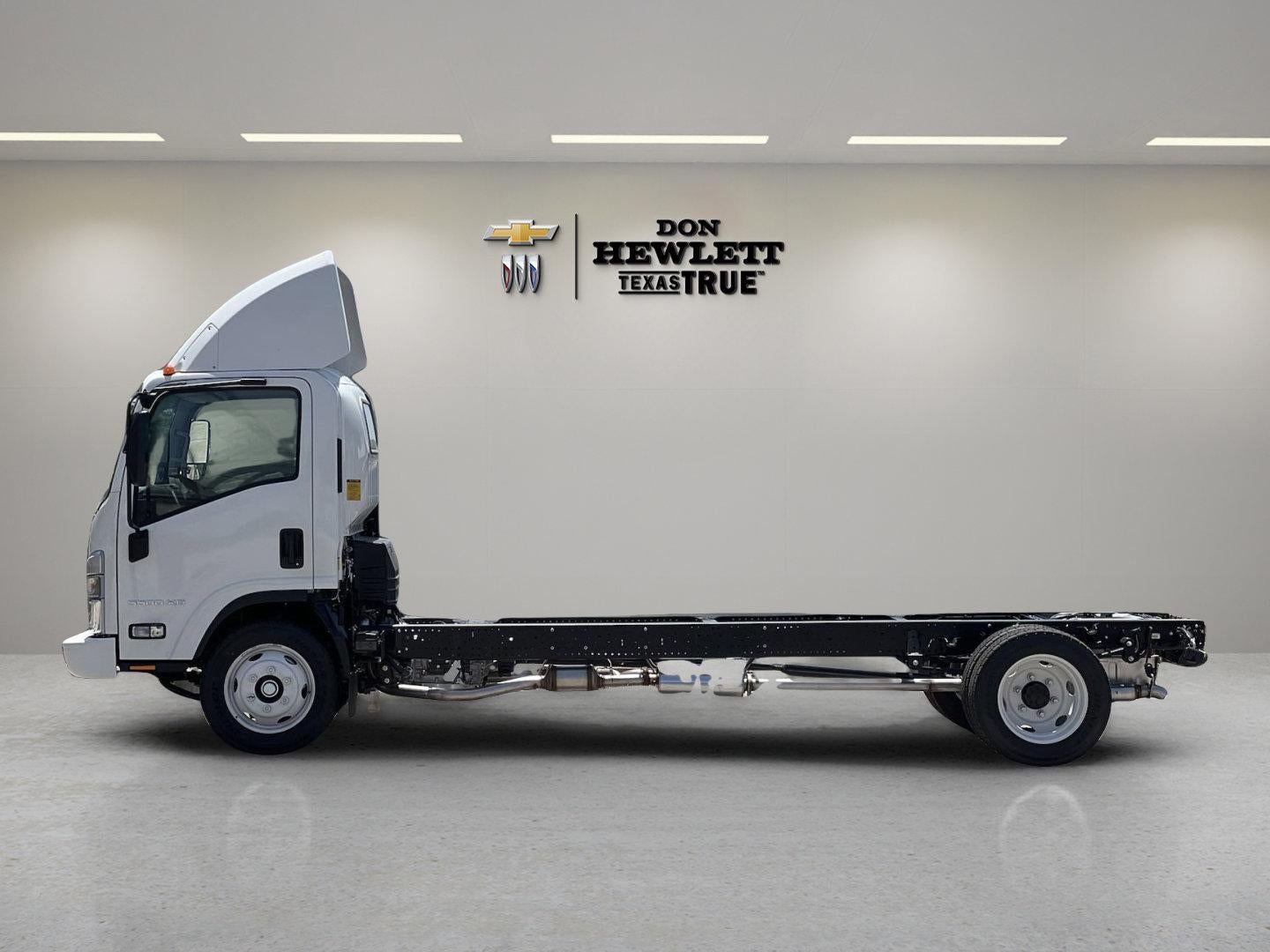 2025 Chevrolet Low Cab Forward 5500 XG NA