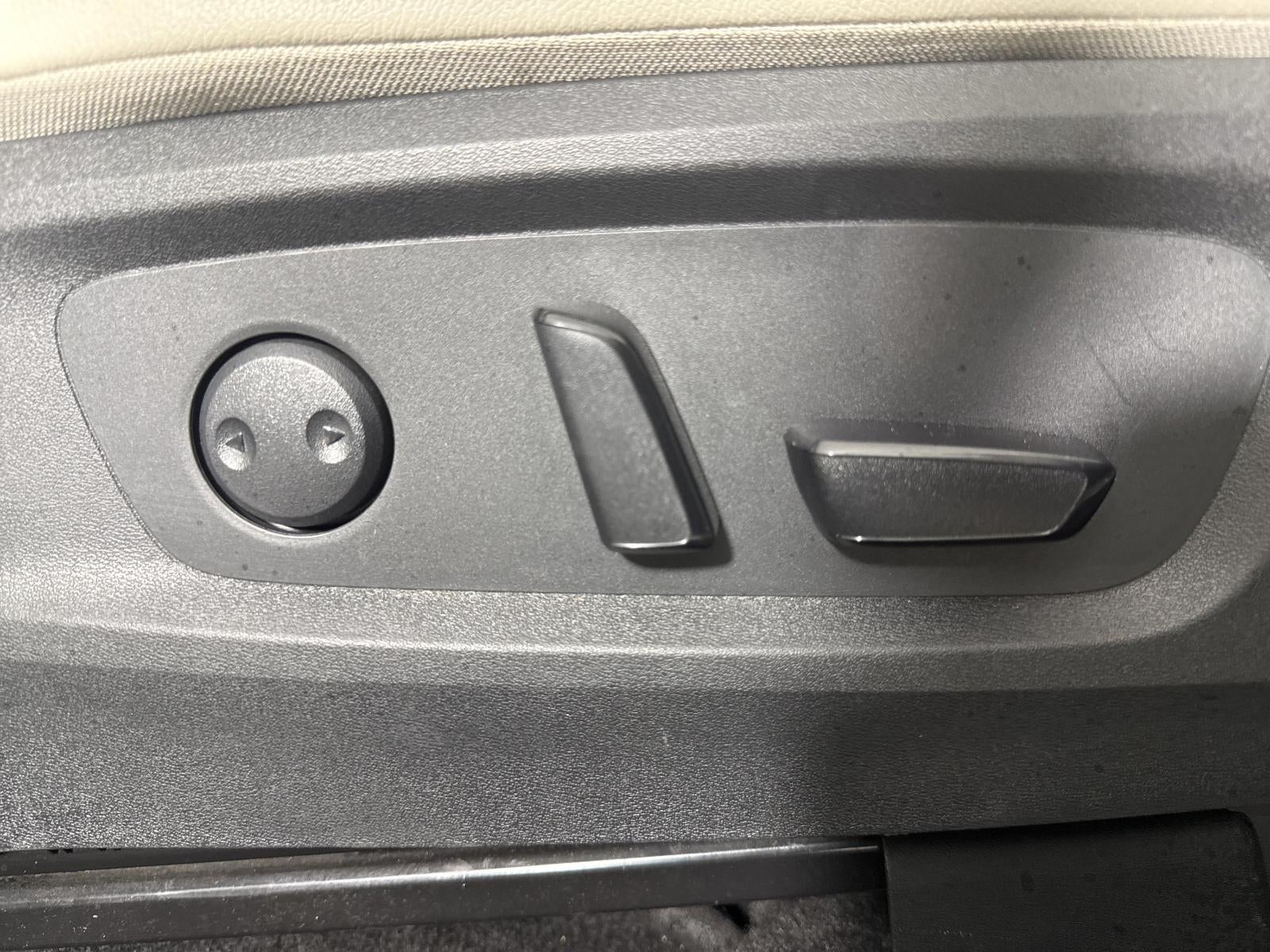 2024 Nissan Pathfinder SL FWD