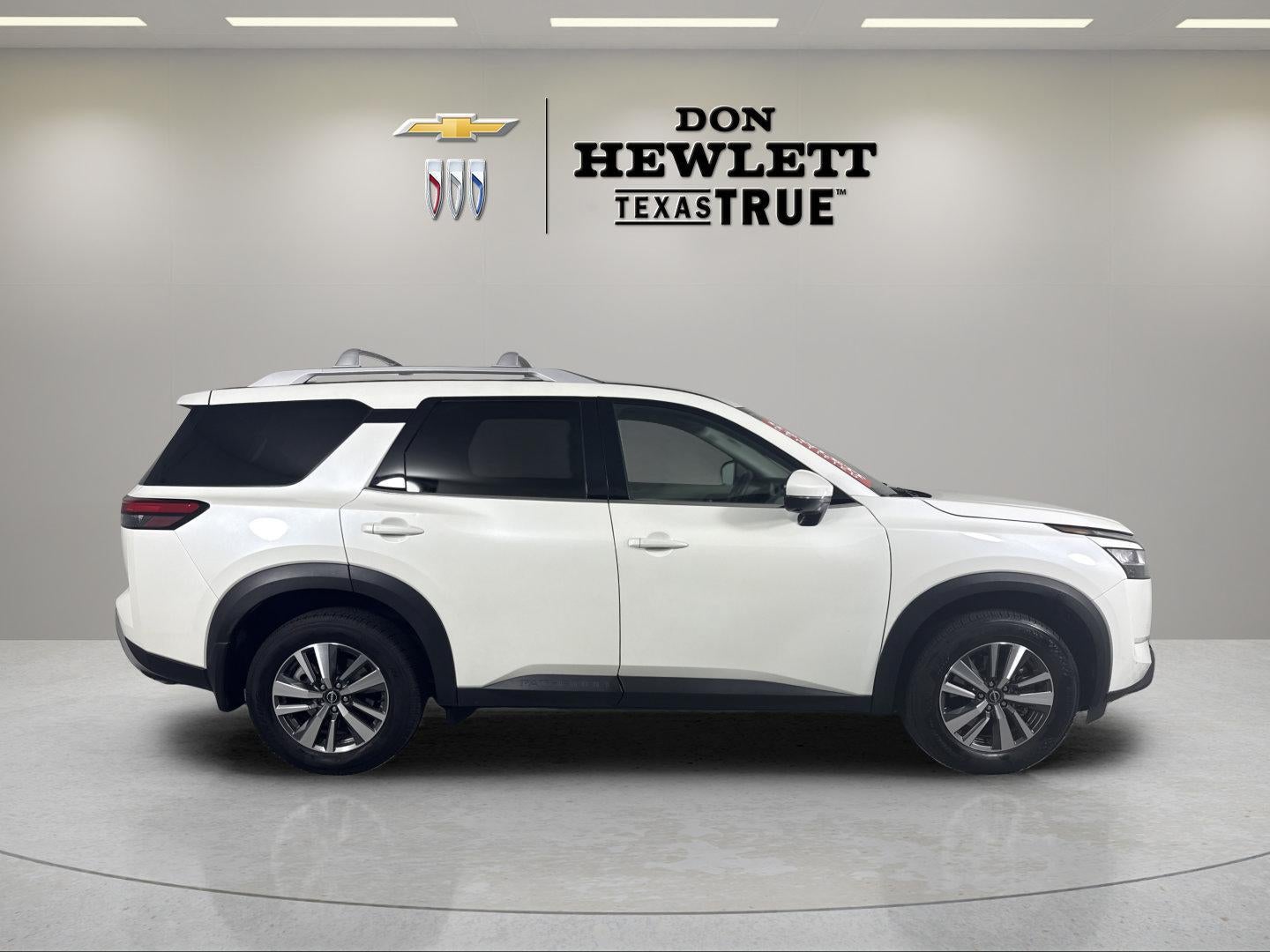 2024 Nissan Pathfinder SL FWD