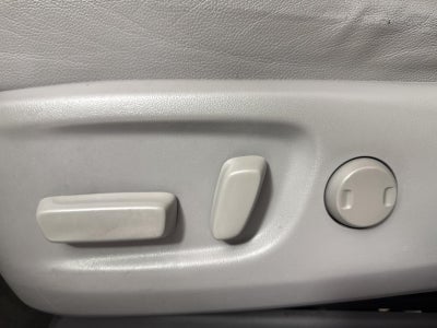 2015 Toyota Sienna XLE 8 Passenger