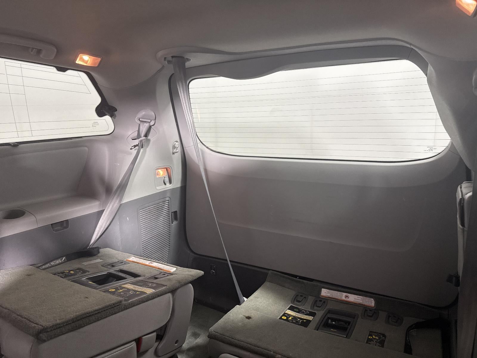 2015 Toyota Sienna XLE 8 Passenger