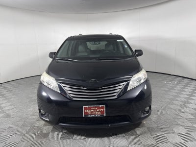 2015 Toyota Sienna XLE 8 Passenger