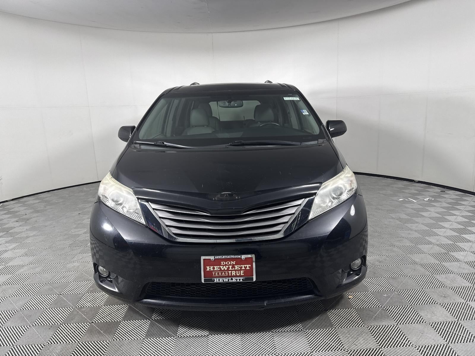 2015 Toyota Sienna XLE 8 Passenger