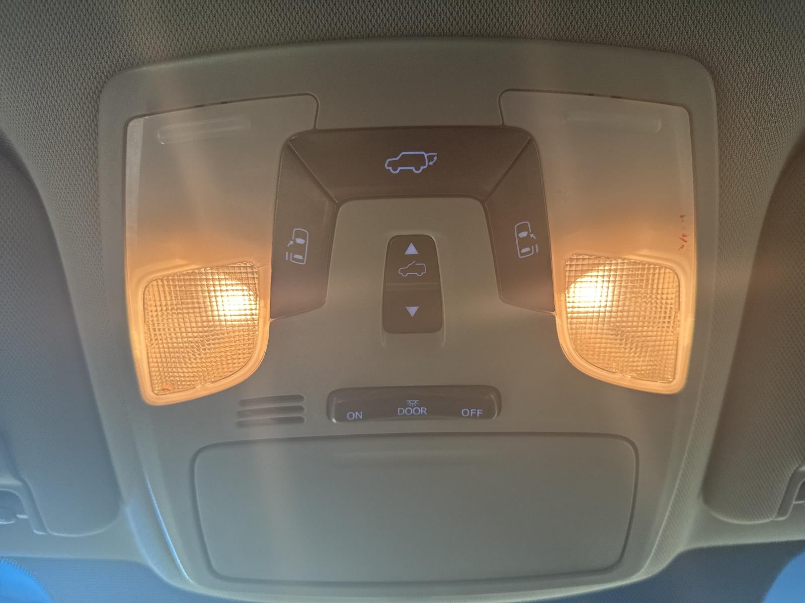2015 Toyota Sienna XLE 8 Passenger