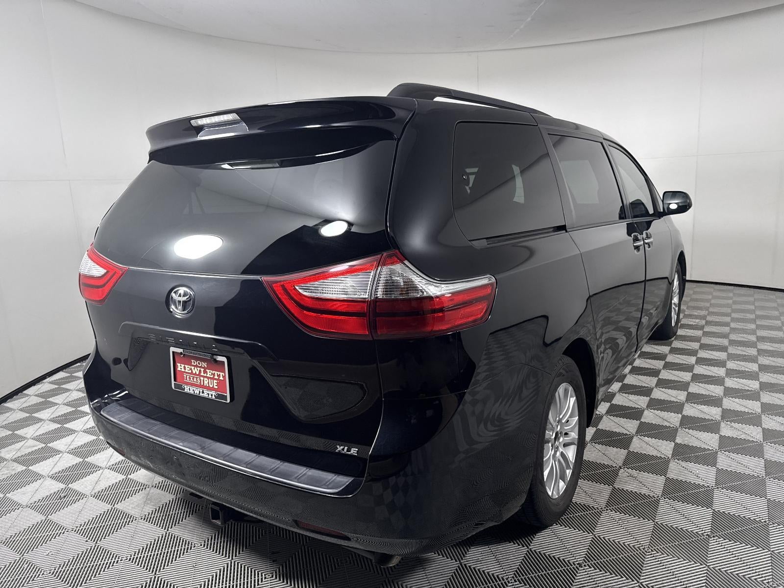 2015 Toyota Sienna XLE 8 Passenger