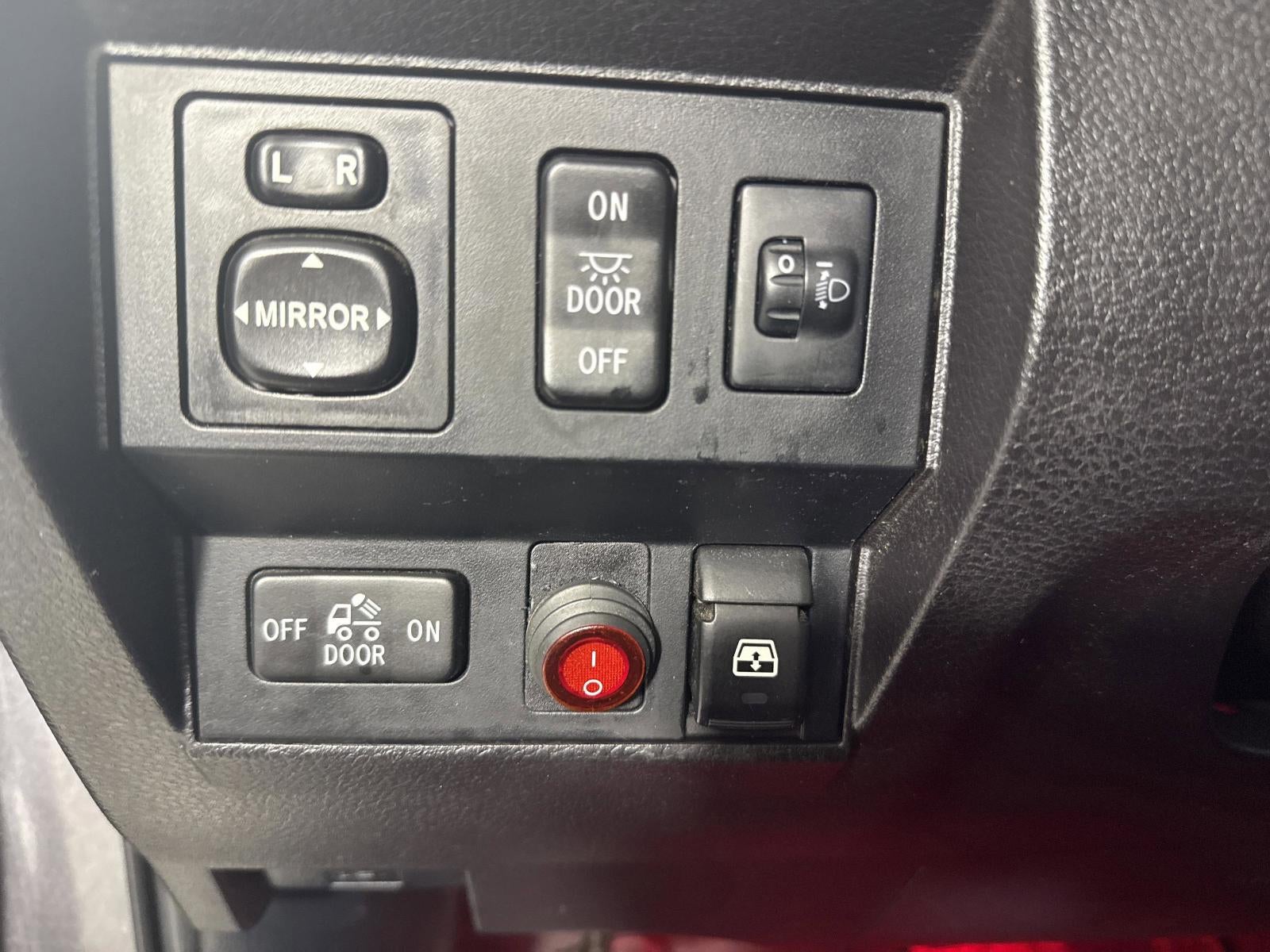 2015 Toyota Tundra SR5 5.7L V8