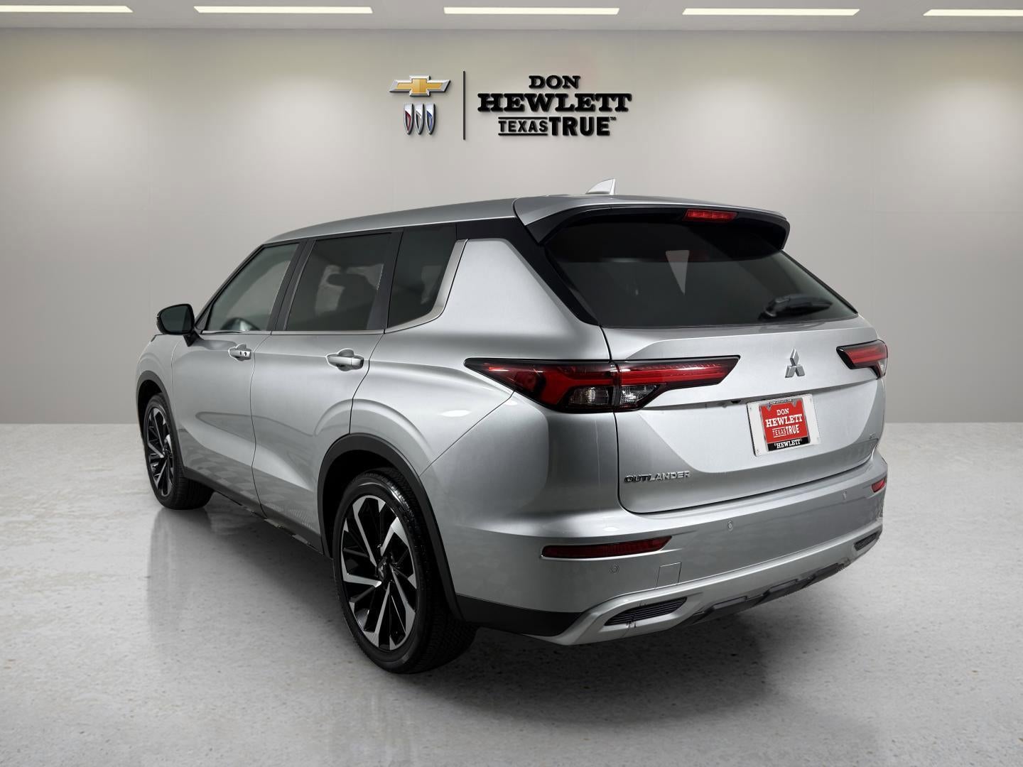 2022 Mitsubishi Outlander SE