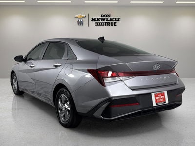 2025 Hyundai Elantra SE