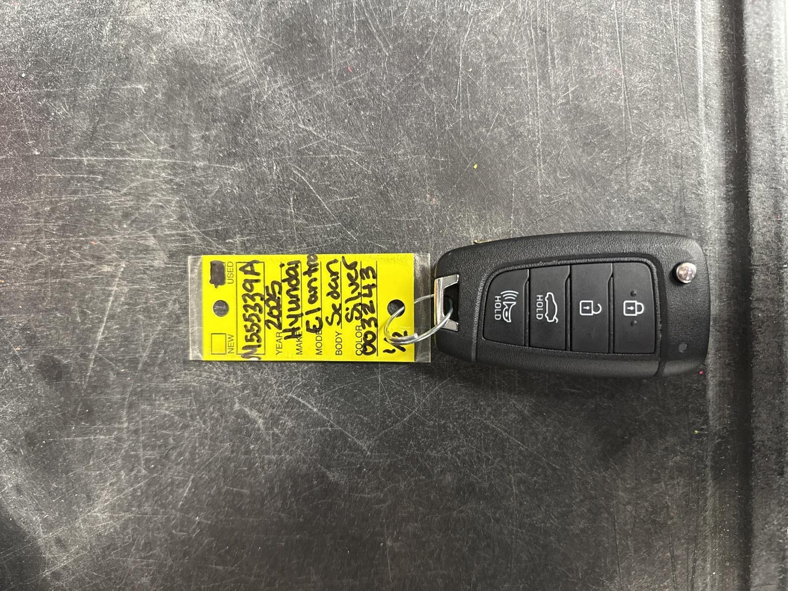 2025 Hyundai Elantra SE