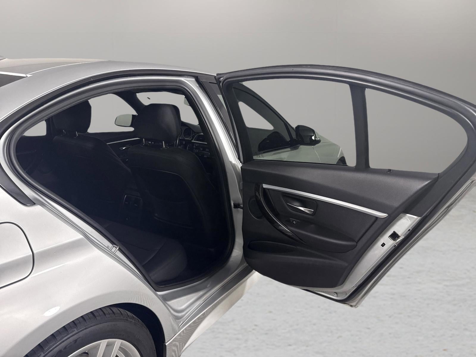 2017 BMW 3 Series 330i