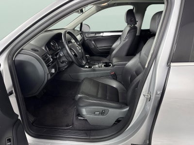 2013 Volkswagen Touareg Sport