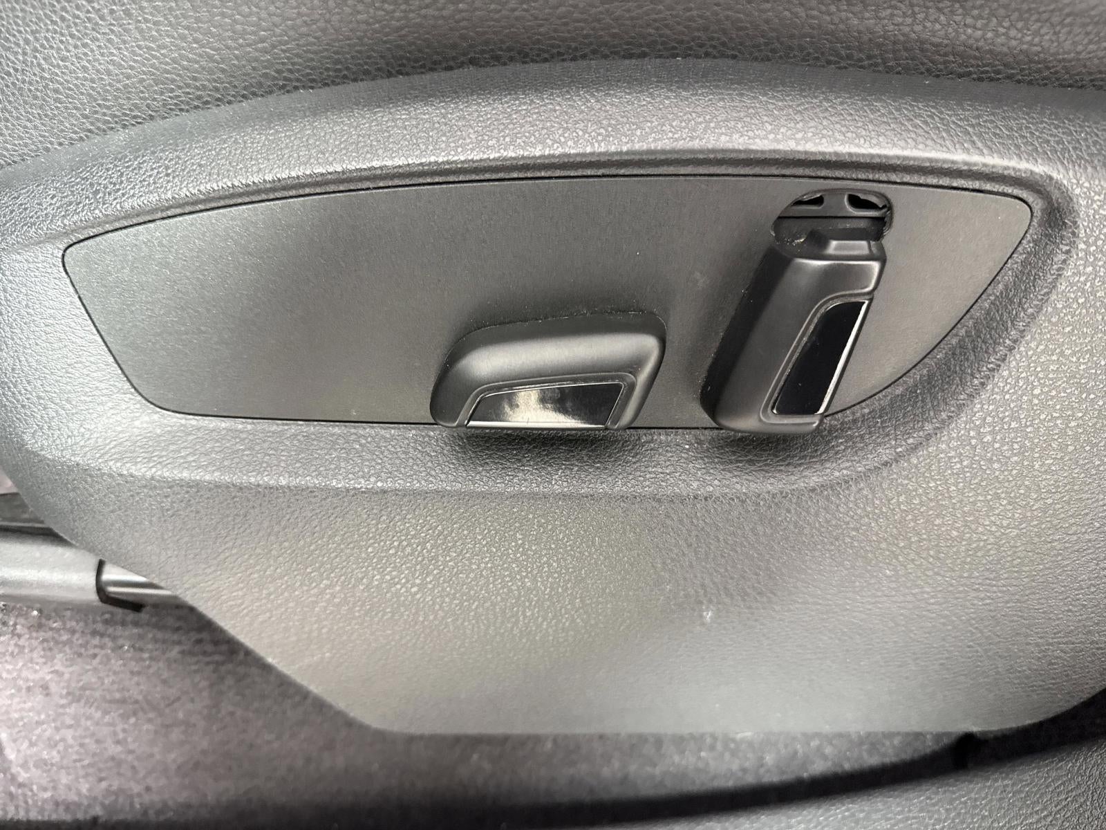 2013 Volkswagen Touareg Sport