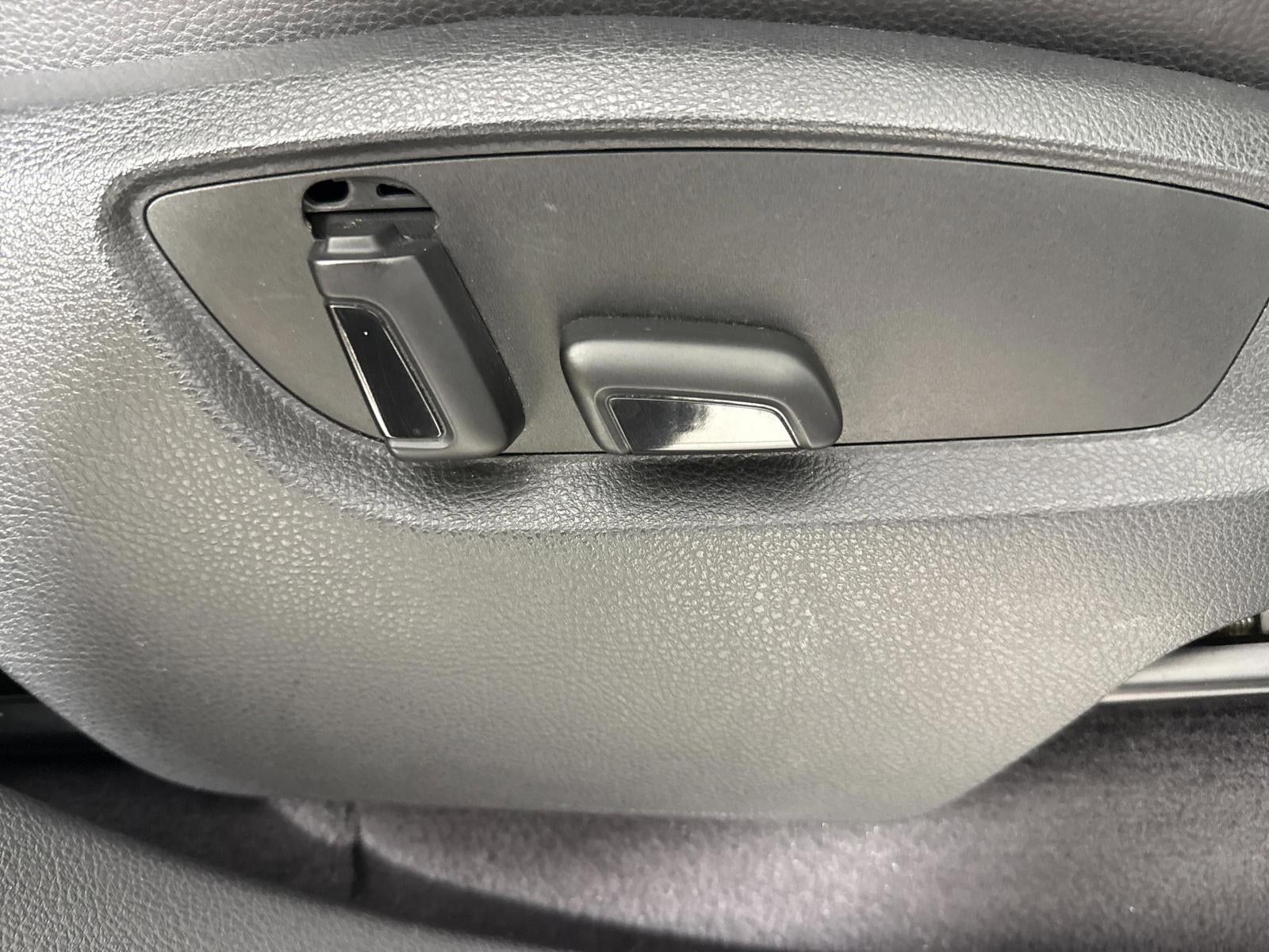 2013 Volkswagen Touareg Sport