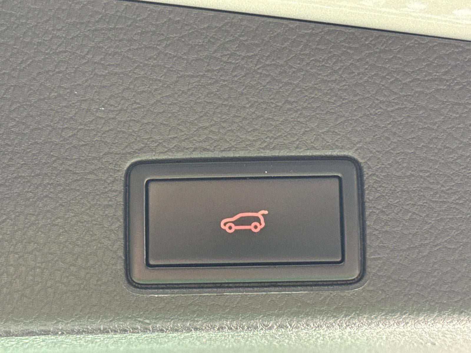 2013 Volkswagen Touareg Sport