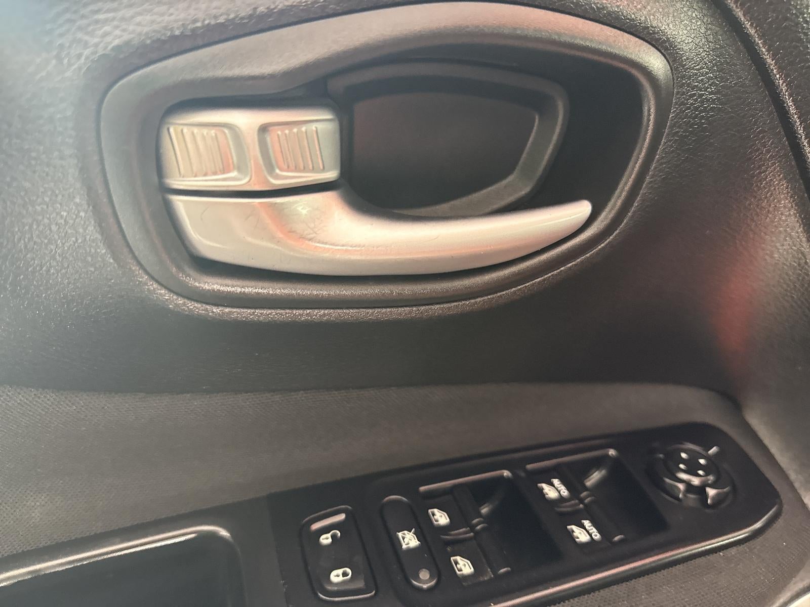 2019 Jeep Renegade Latitude FWD