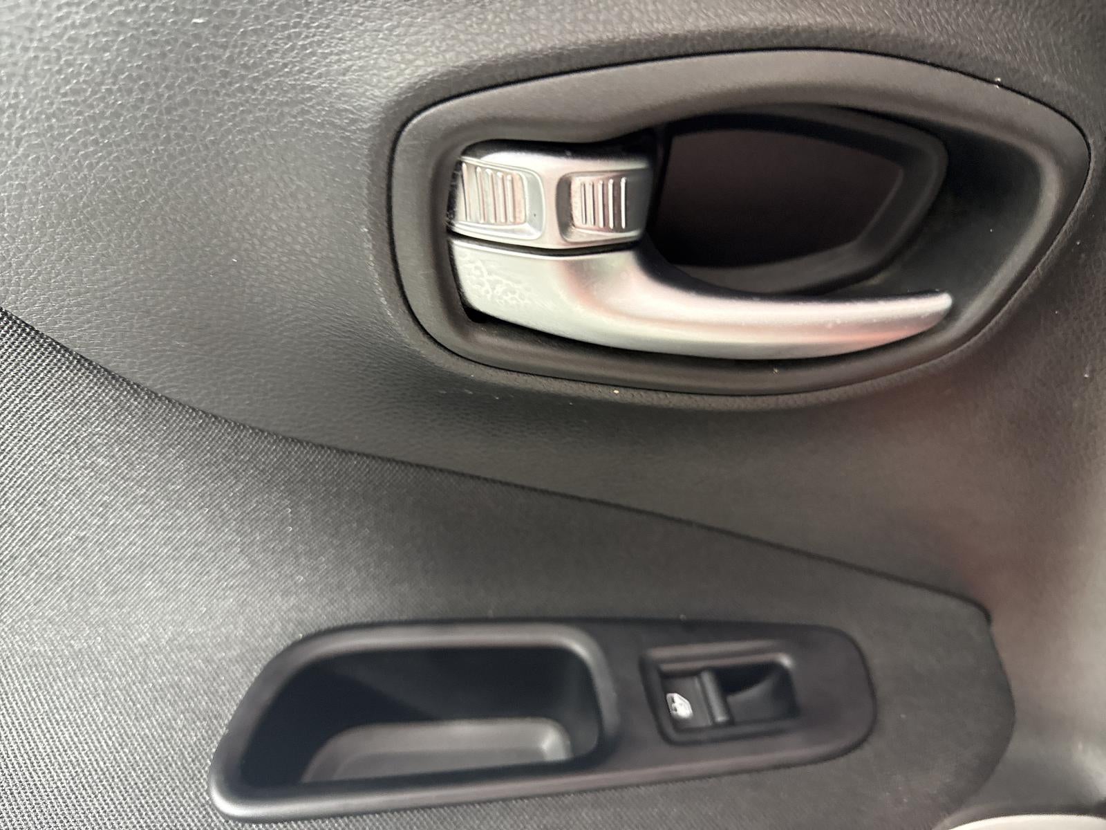2019 Jeep Renegade Latitude FWD