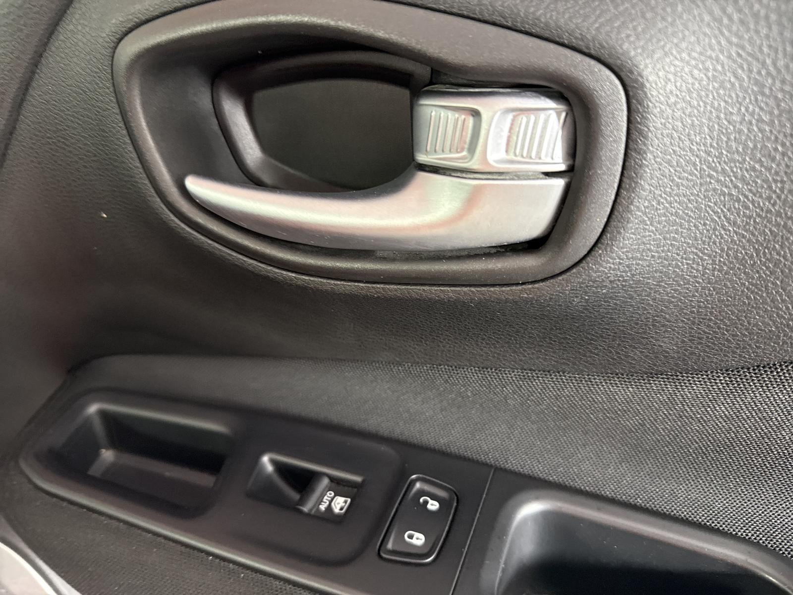 2019 Jeep Renegade Latitude FWD
